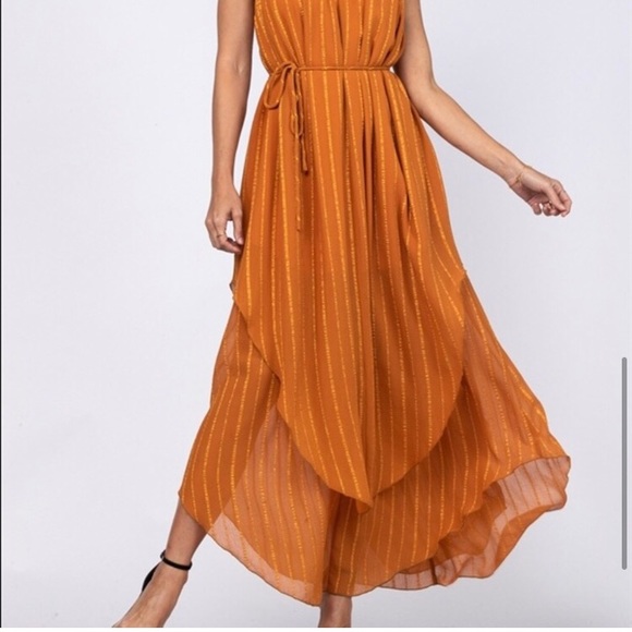 Caramel layered open back women’s dress - Picture 5 of 6